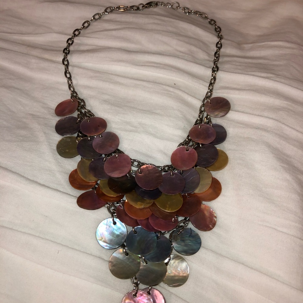 Shell colored necklace